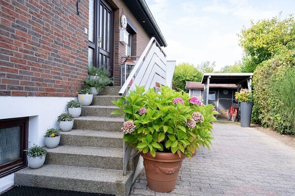 تفاصيل الفندق من الخارج