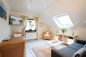 TV, stereo - (HER16d) Holiday apartment "Ankes Gästehaus 2" F*** - Holiday apartment "Ankes Gästehaus (Timmendorfer Strand)