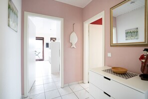 Interior - (HER16c) Ankes Gästehaus 1 F*** - Holiday apartment "Ankes Gästehaus 1" up to 4 (Timmendorfer Strand)