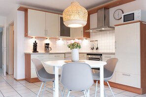 Unclassified image, 2 of 19, button