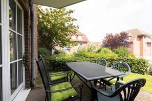 تناول الطعام بالخارج