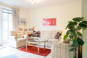 Fernseher, Stereoanlage