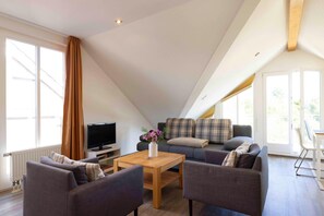 Unclassified image, 2 of 30, button