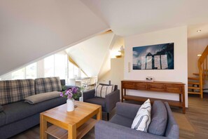 Unclassified image, 4 of 30, button