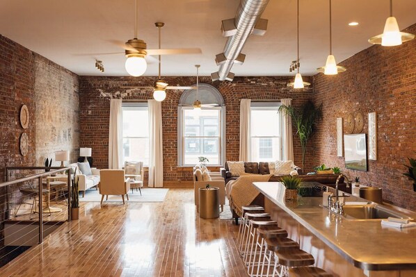 Téléviseur, bureau