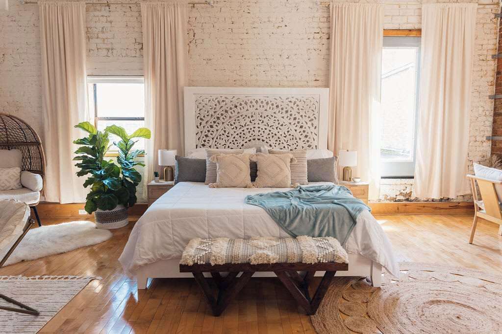 2 間睡房、書桌、熨斗/熨衫板、可攜式嬰兒床