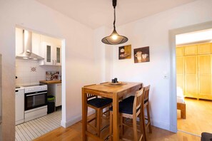 Unclassified image, 4 of 17, button