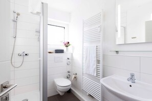 Unclassified image, 5 of 17, button