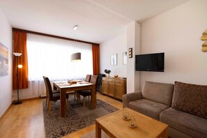 Fernseher, Stereoanlage