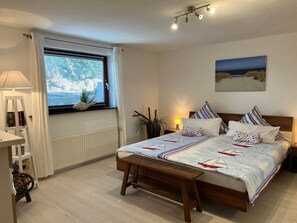 Unclassified image, 5 of 12, button - (STOE12c) Holiday apartment "Sonnenschein" - Holiday apartment "Sonnenschein" for 2 (Timmendorfer Strand)