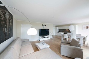 صورة غير مصنفة، 2 من 24، زرّ