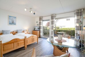 Unclassified image, 2 of 29, button - (STR90a) Holiday apartment "Haus Diana 1" F*** - Holiday apartment "Haus Diana 1" to 2 (Timmendorfer Strand)