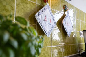 صورة غير مصنفة، 3 من 29، زرّ