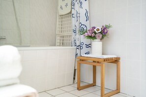 صورة غير مصنفة، 2 من 29، زرّ