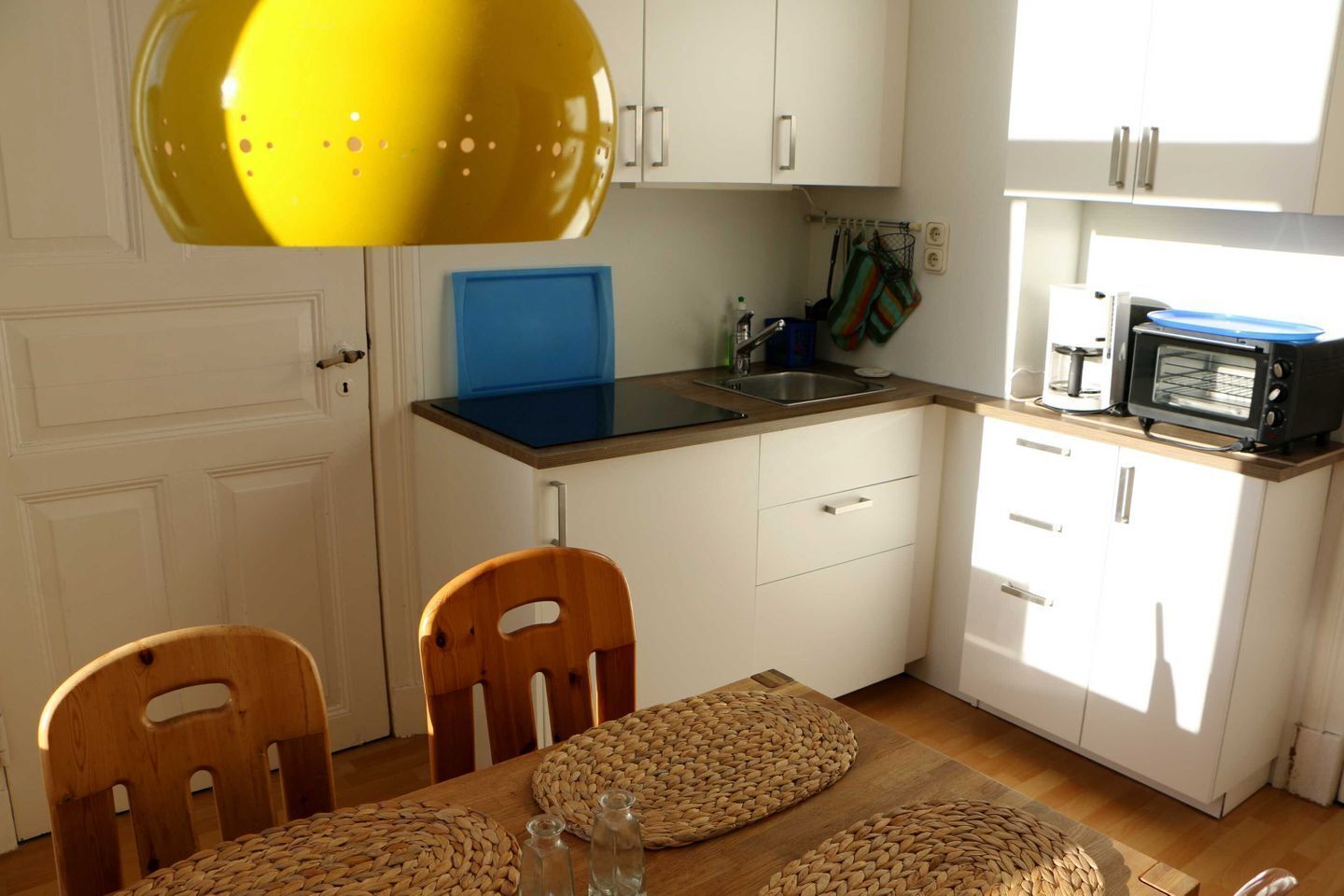 Fridge, stovetop, dishwasher, coffee/tea maker