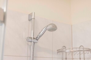 صورة غير مصنفة، 3 من 16، زرّ