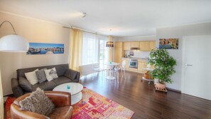 TV, DVD player, aparelho de som