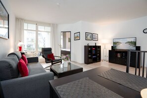 تلفزيون، مشغل دي في دي، ستيريو