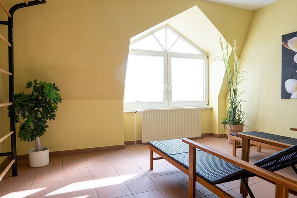 صورة غير مصنفة، 1 من 24، زرّ