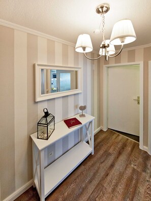 Unclassified image, 5 of 20, button