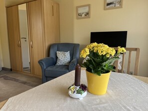 Unclassified image, 4 of 9, button - (STOE14b) Holiday apartment "Iden App. 2" - Holiday apartment "Iden App. 2" for up to 2 persons (non-smokers) (Timmendorfer Strand)