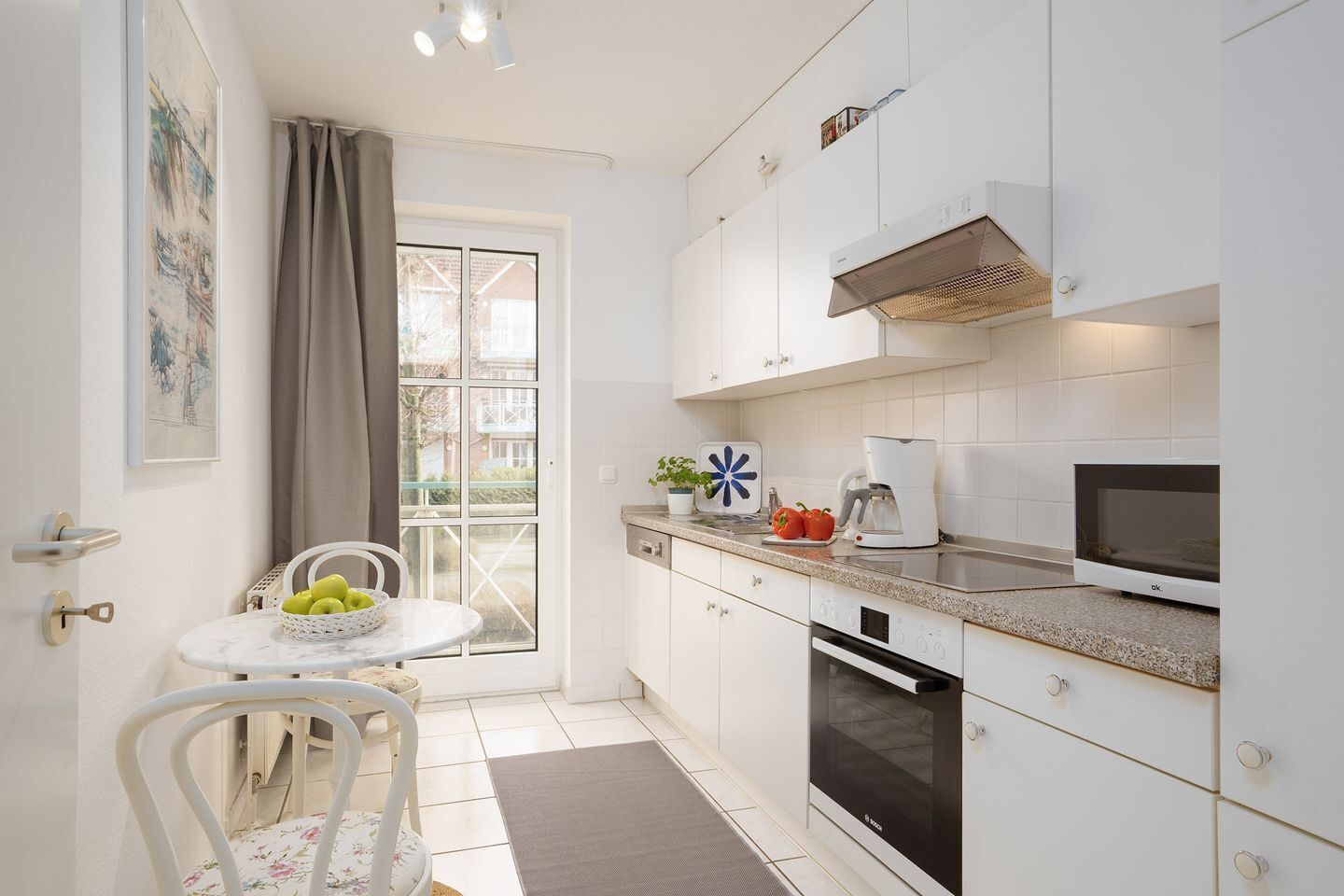 Refrigerador, microondas, horno, placa de cocina