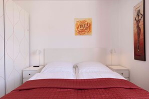 Unclassified image, 5 of 13, button