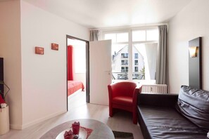 Unclassified image, 3 of 13, button