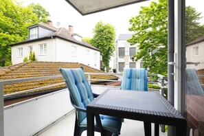 Outdoor dining - (PAR1c) Holiday apartment "Weßling" - Holiday apartment "Weßling" up to 3 persons (Timmendorfer Strand)