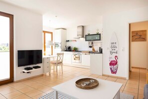 Unclassified image, 2 of 17, button