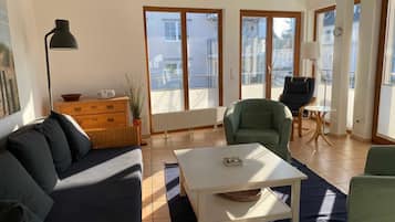 Fernseher, Stereoanlage