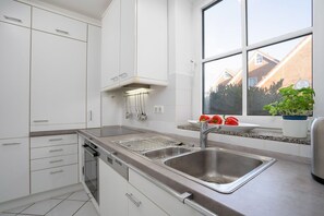 Refrigerador, horno, parrilla de estufa y lavavajillas