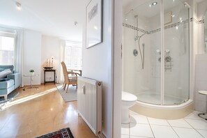 صورة غير مصنفة، 5 من 28، زرّ