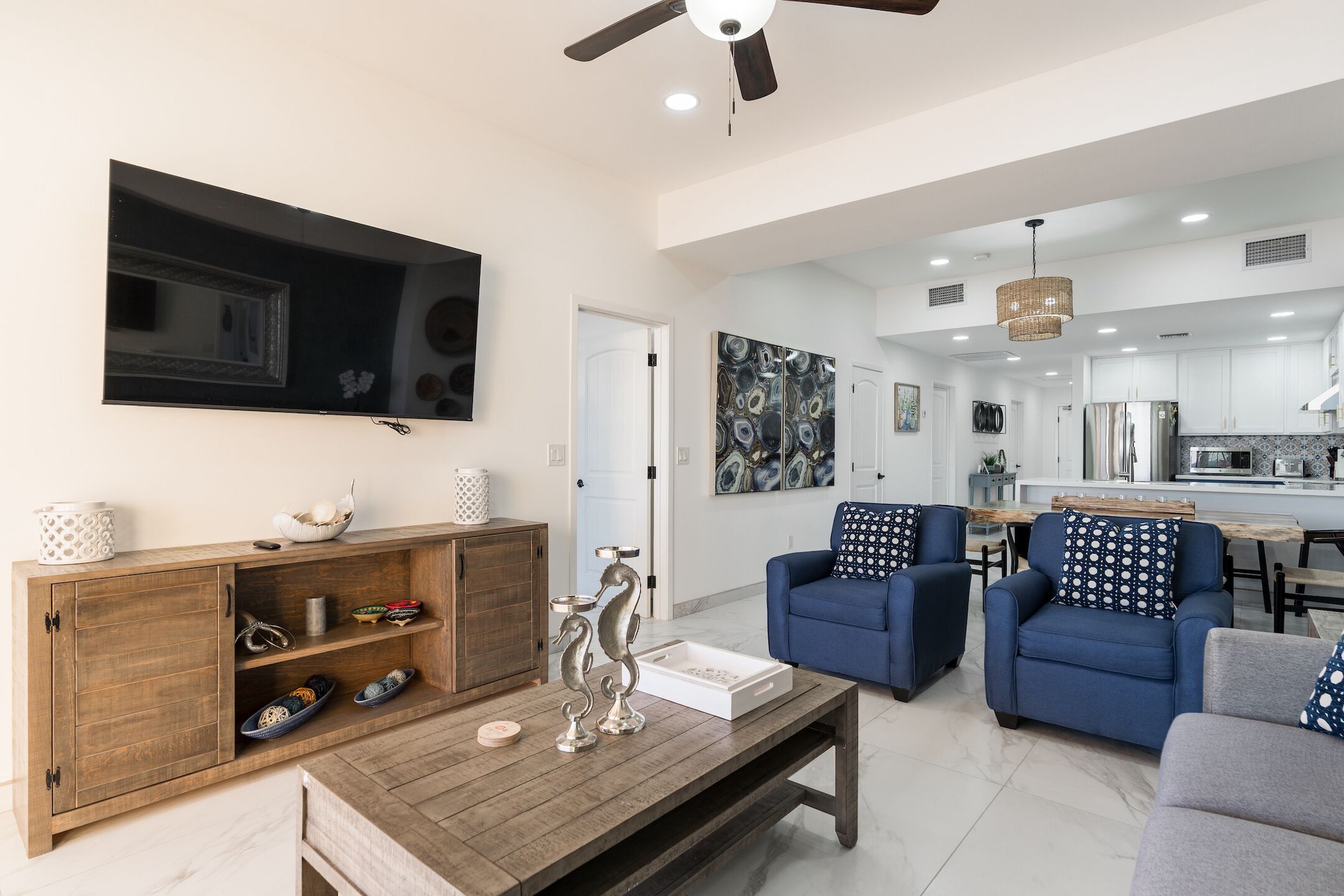 Beautiful Luxury Oceanfront Condo with Fully Furnished Balcony and Ocean Views