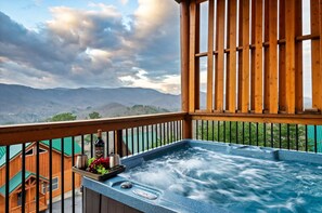 Tina de hidromasaje al aire libre