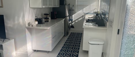 雪櫃、微波爐、爐具、咖啡機/沖茶器