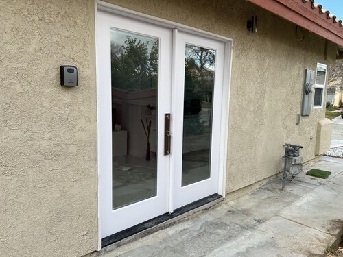 Bright Modern Apartment