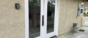 Bright Modern Apartment