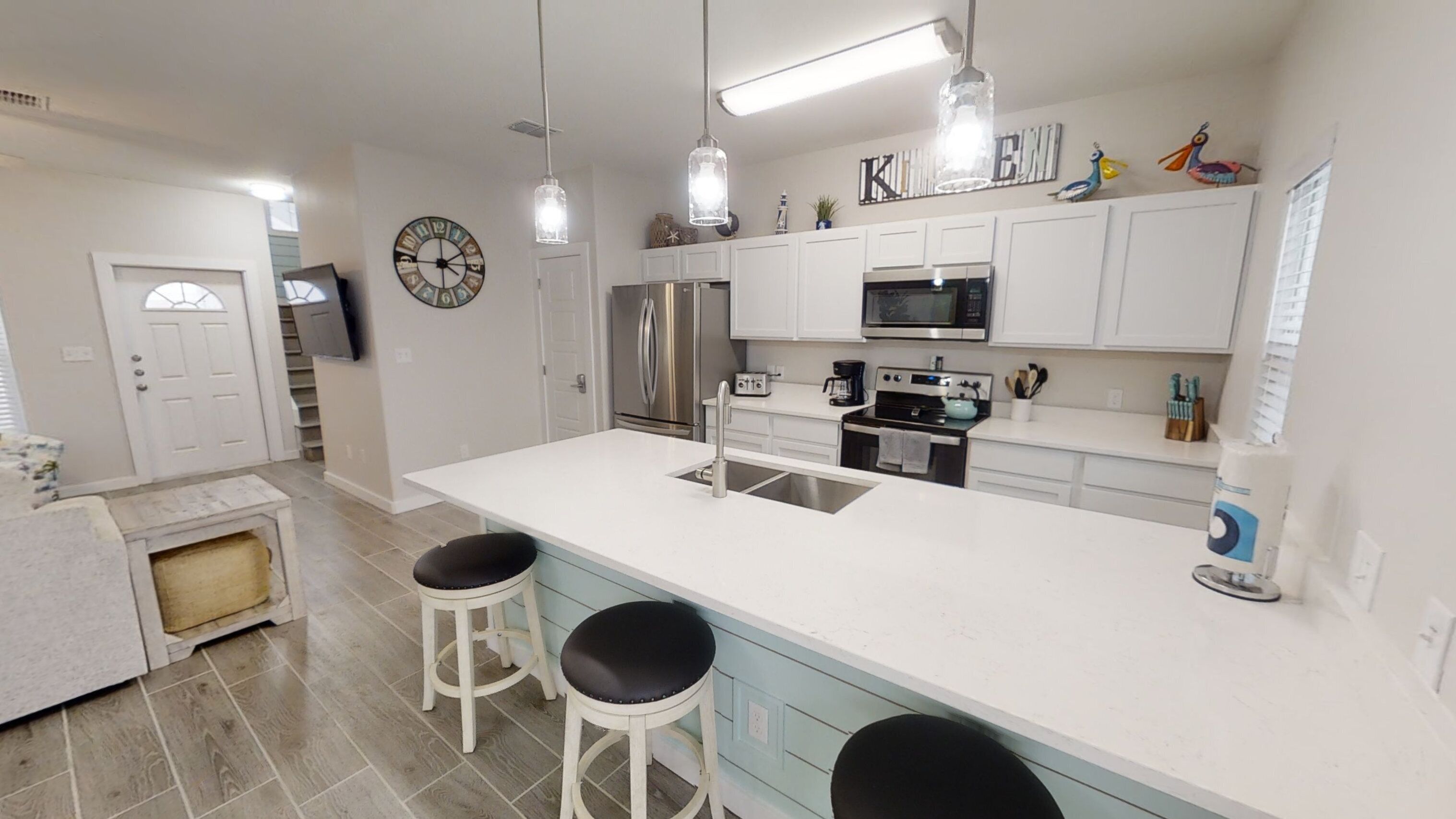 No Hassle Sandcastle. New Aruba Bay Townhome