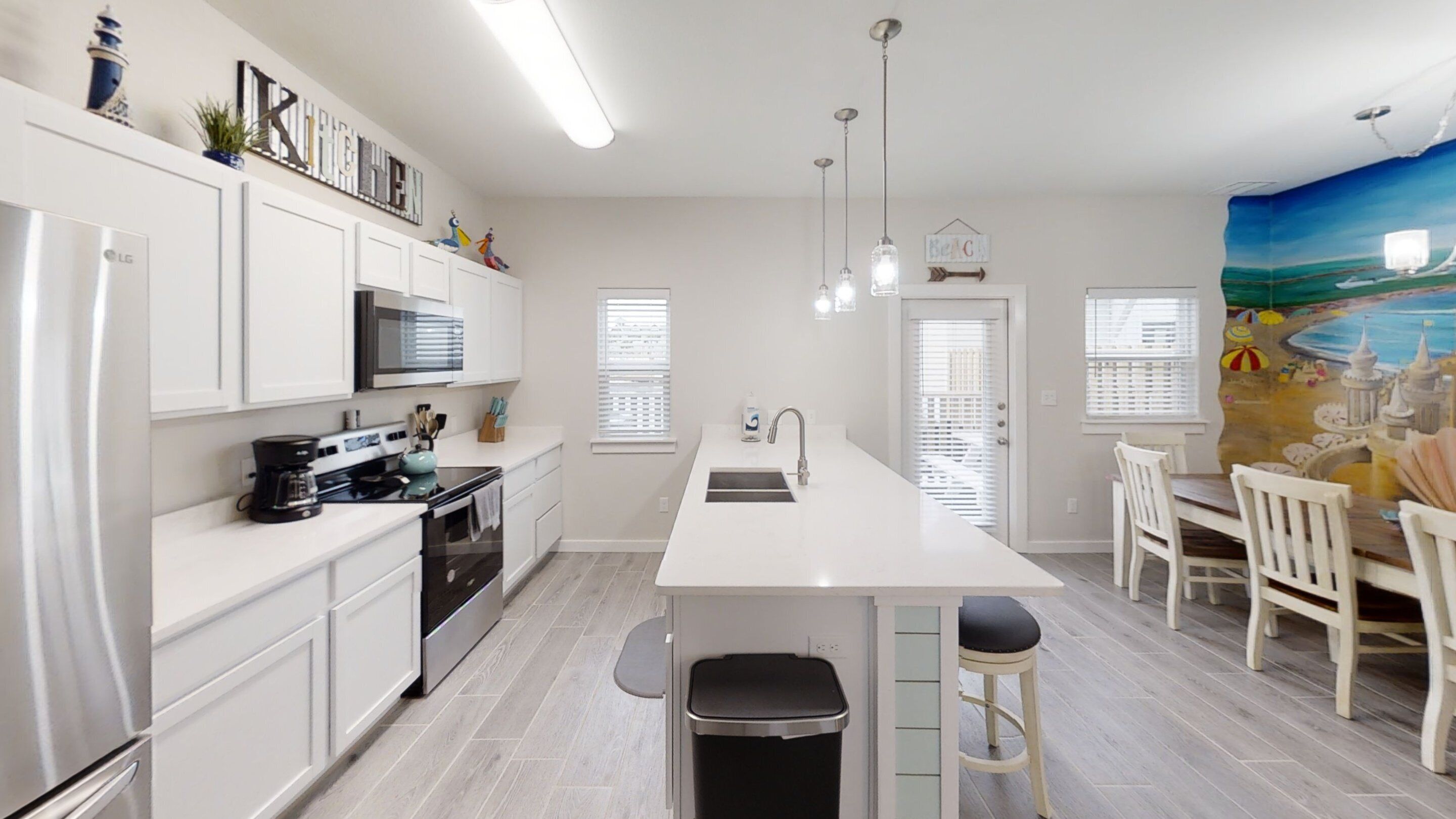 No Hassle Sandcastle. New Aruba Bay Townhome