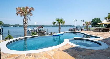 Main Channel Waterfront Home with Pool/Hot Tub - Ideal for up to 14 guests