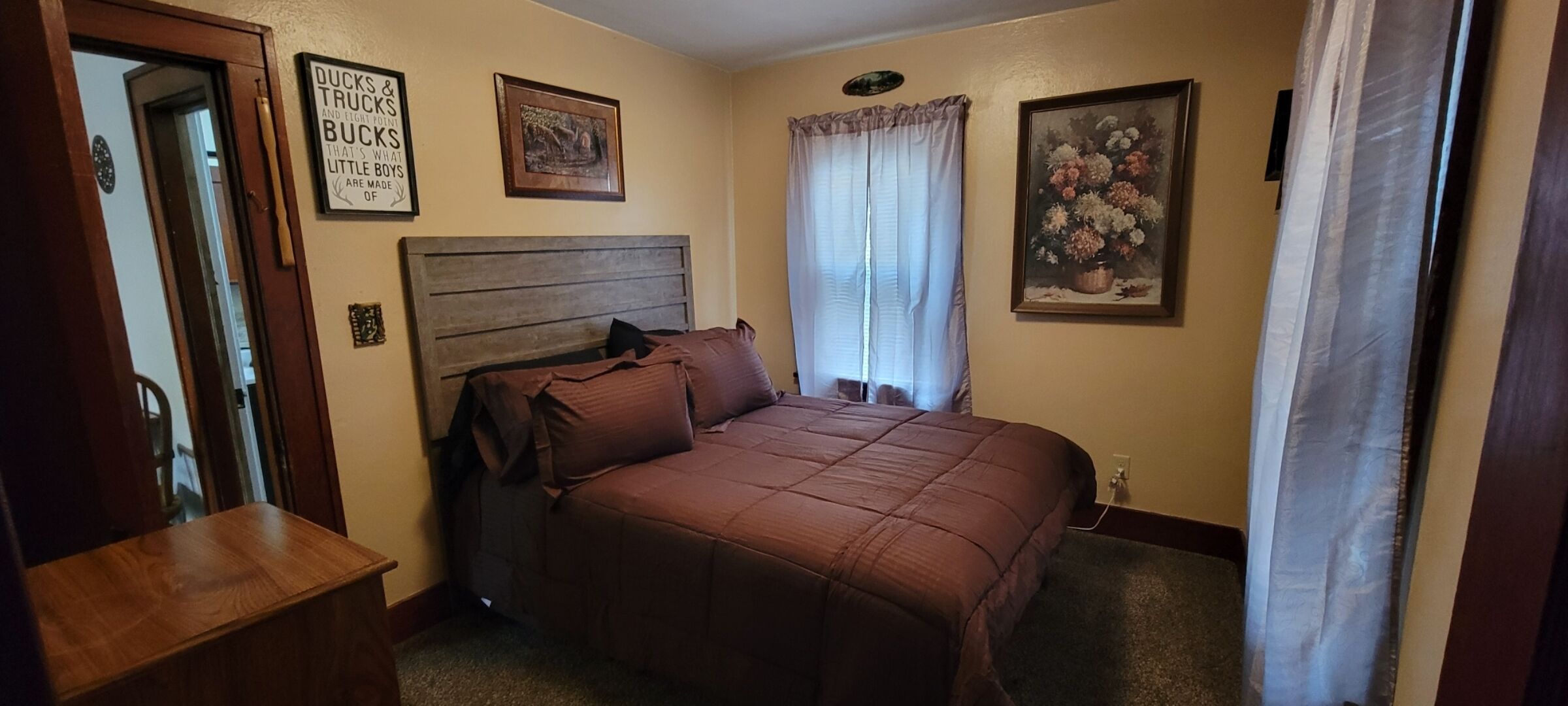 Nice home in downtown 1 block from theater