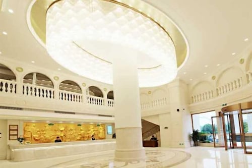 Vienna Hotel (Yongzhou District Government Square)