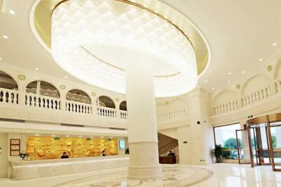 Vienna Hotel (Yongzhou District Government Square)