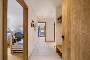 7 bedrooms, free WiFi, bed sheets