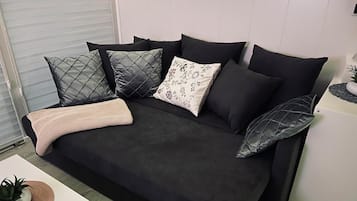 Televisión y chimenea