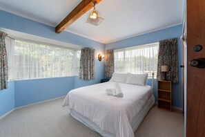 4 dormitorios, tabla de planchar con plancha, wifi y ropa de cama