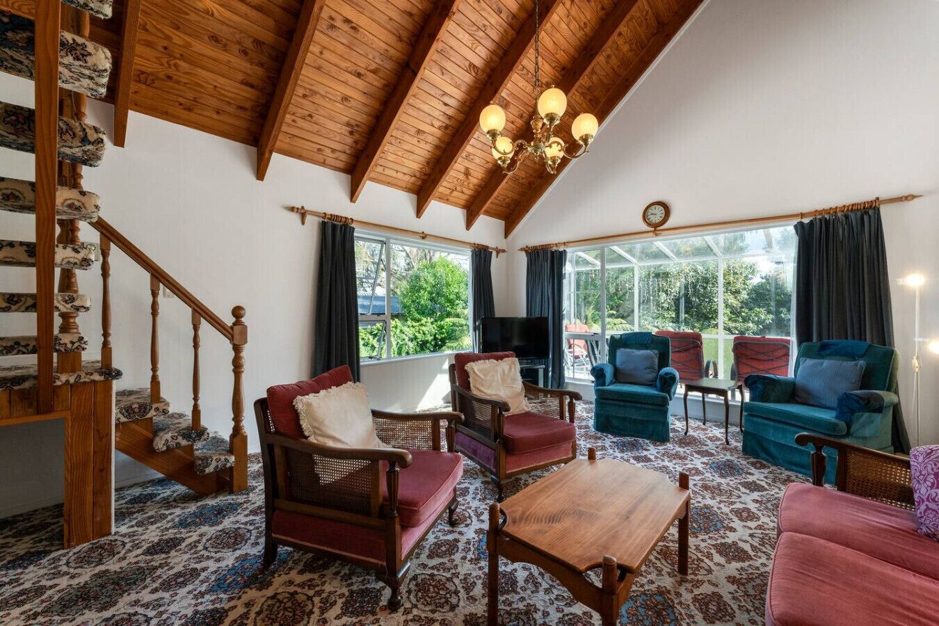 Televisión y chimenea 