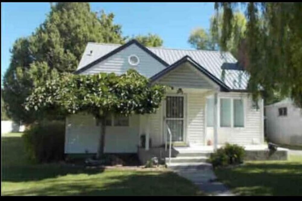Classic pretty home with nice patio in Rigby.
