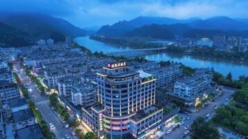 المنشأة من الخارج